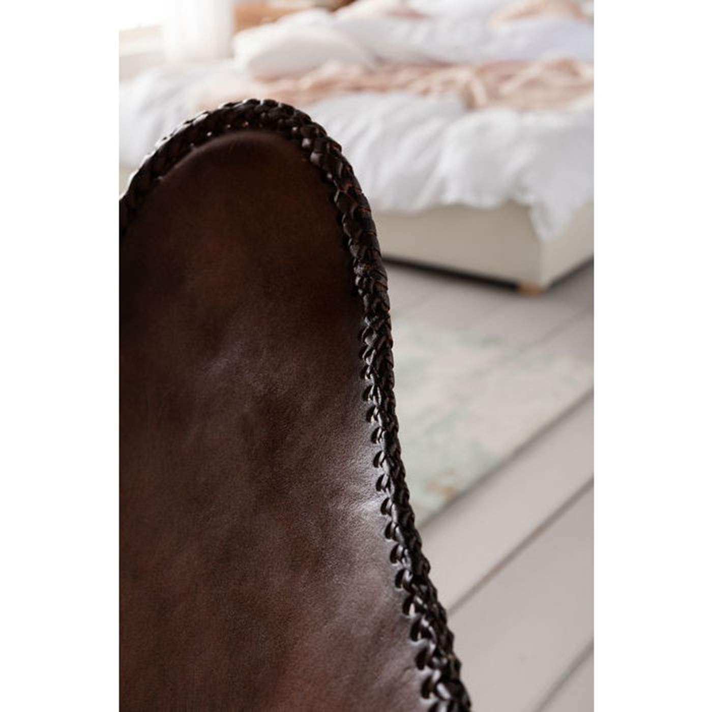 Fauteuil Butterfly marron pieds cuivre Kare Design