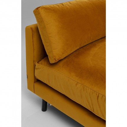 Fauteuil Discovery velours ocre Kare Design