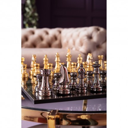 Chess game black vs gold Kare Design