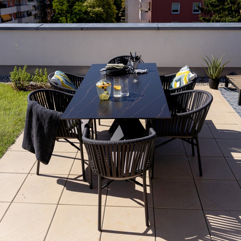 Table de jardin en grès noir - Gloria - Kare Design