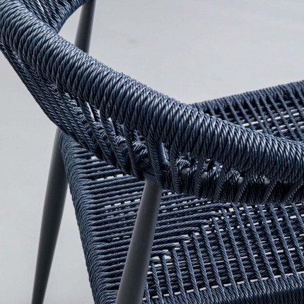 Chaise de jardin avec accoudoirs Palma bleue Kare Design