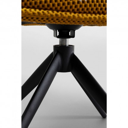 Chaise avec accoudoirs pivotante Carlito Mesh jaune Kare Design