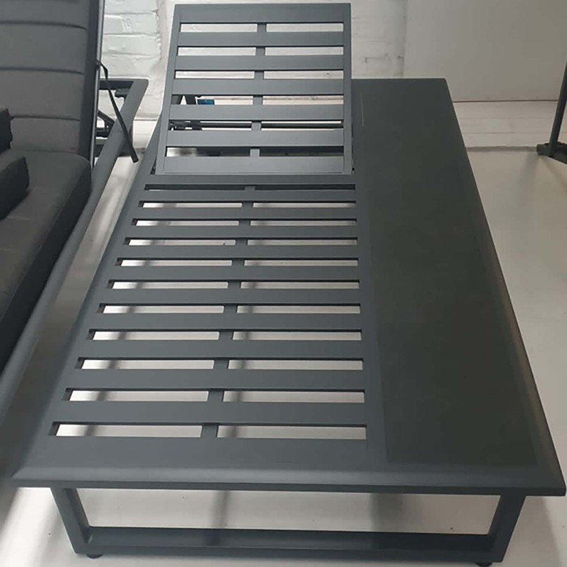 Bain de soleil gris anthracite avec roulettes et tablette - Barcelona - Gescova