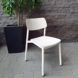 White retro chair - Malta - Gescova