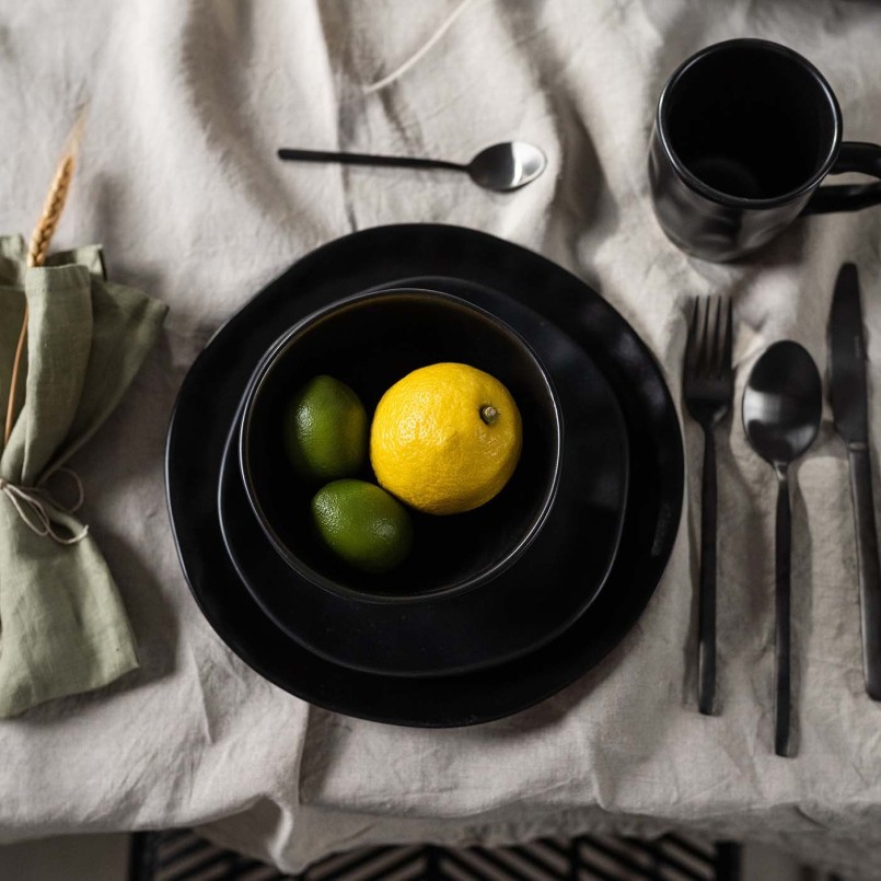 Assiettes en céramique noire mate - Organic - Kare Design
