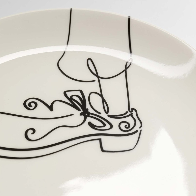 Shoe and banana coffee cups in black and white - Favola - Kare Design