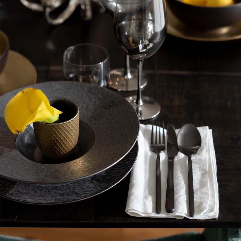 Assiettes noires en grès - Cosmsos - Kare Design