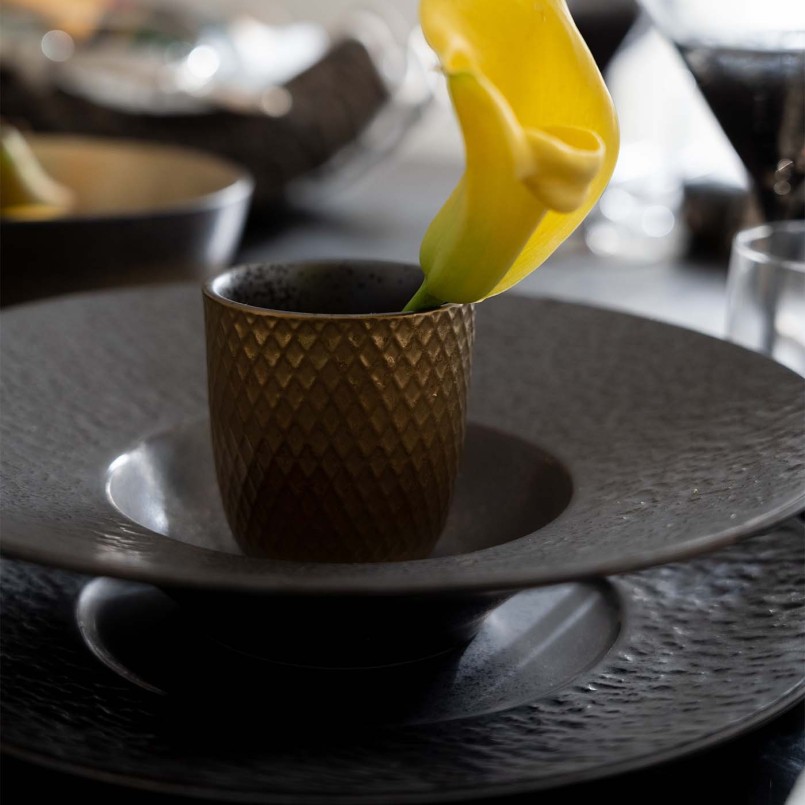 Assiettes noires en grès - Cosmsos - Kare Design