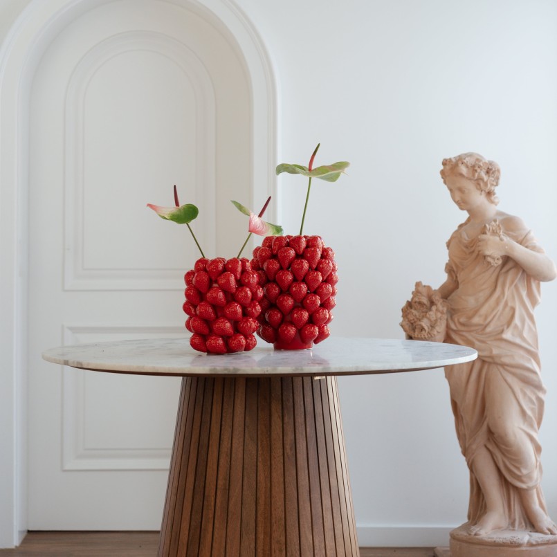 Porcelain red strawberry vase - Kare Design