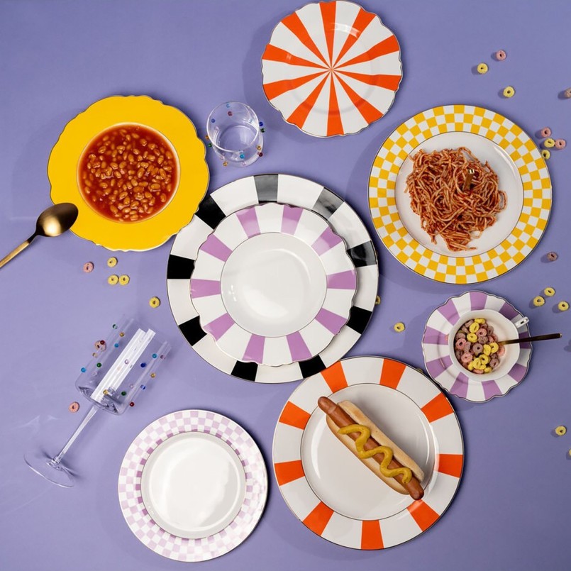 Assiettes creuses violettes et blanches - Harlequin - Kare Design