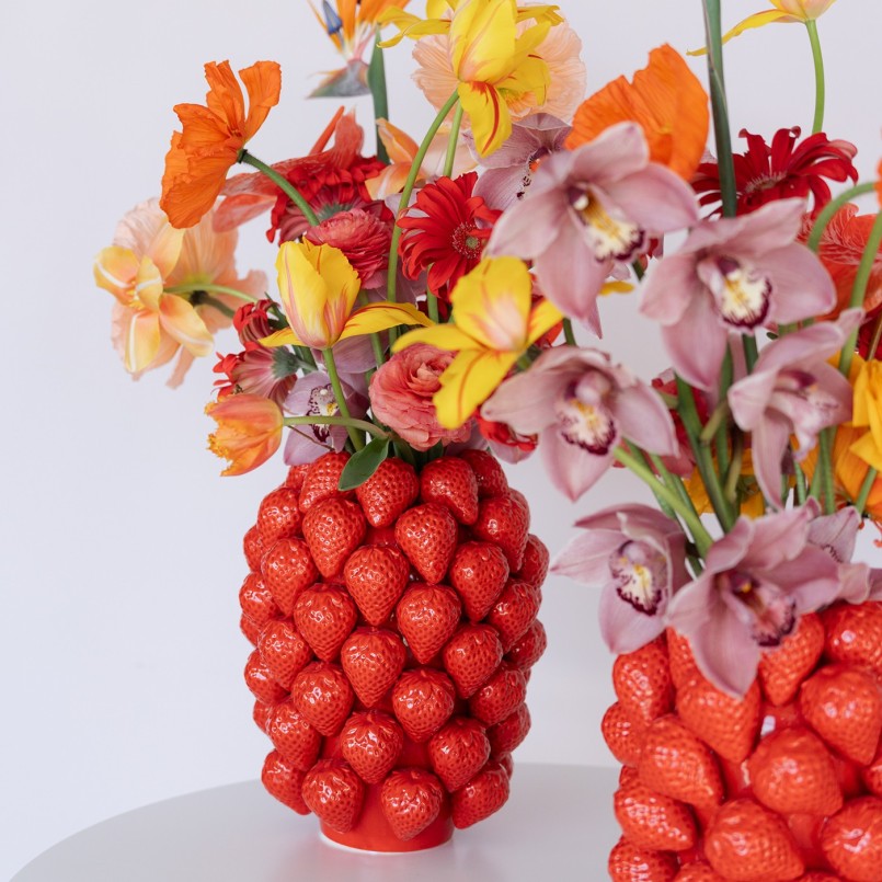 Porcelain red strawberry vase - Kare Design
