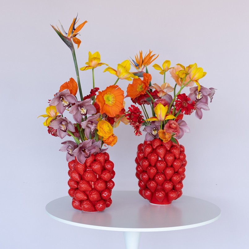 Porcelain red strawberry vase - Kare Design
