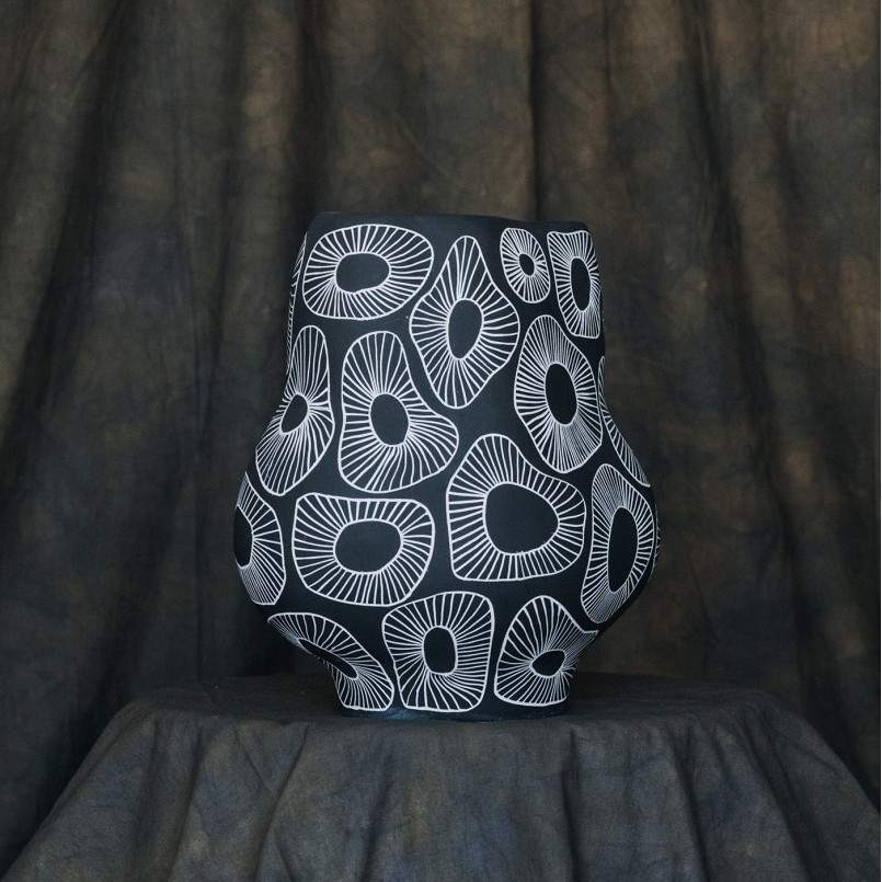Vase anemone 33cm grey Kare Design