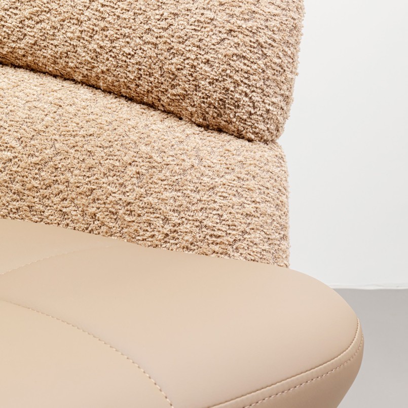 Chaise avec accoudoirs pivotante taupe - Tasty - Kare Design