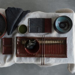 Asian dishes in red and grey earthenware - Ari - Kare Design