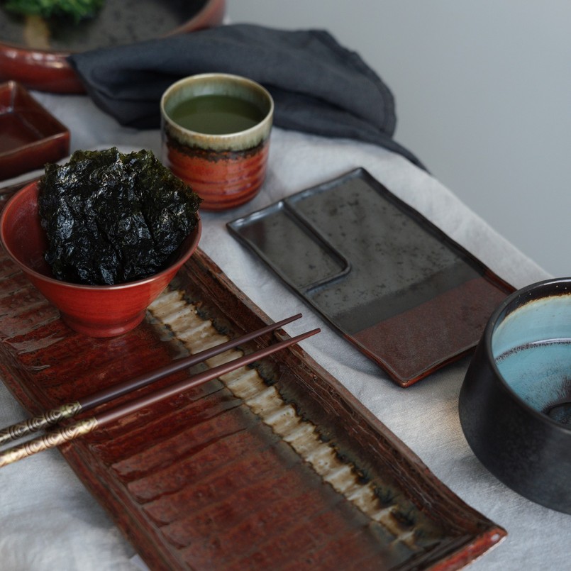Asian dishes in red and grey earthenware - Ari - Kare Design