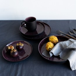Assiettes plates en grès noir, violet et blanc - Alissa - Kare Design