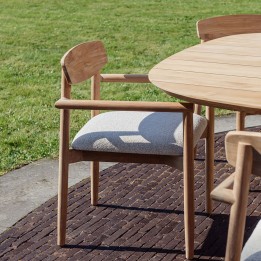 Outdoor chair with armrests Leandro Gescova