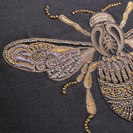Cushion black bee Kare Design