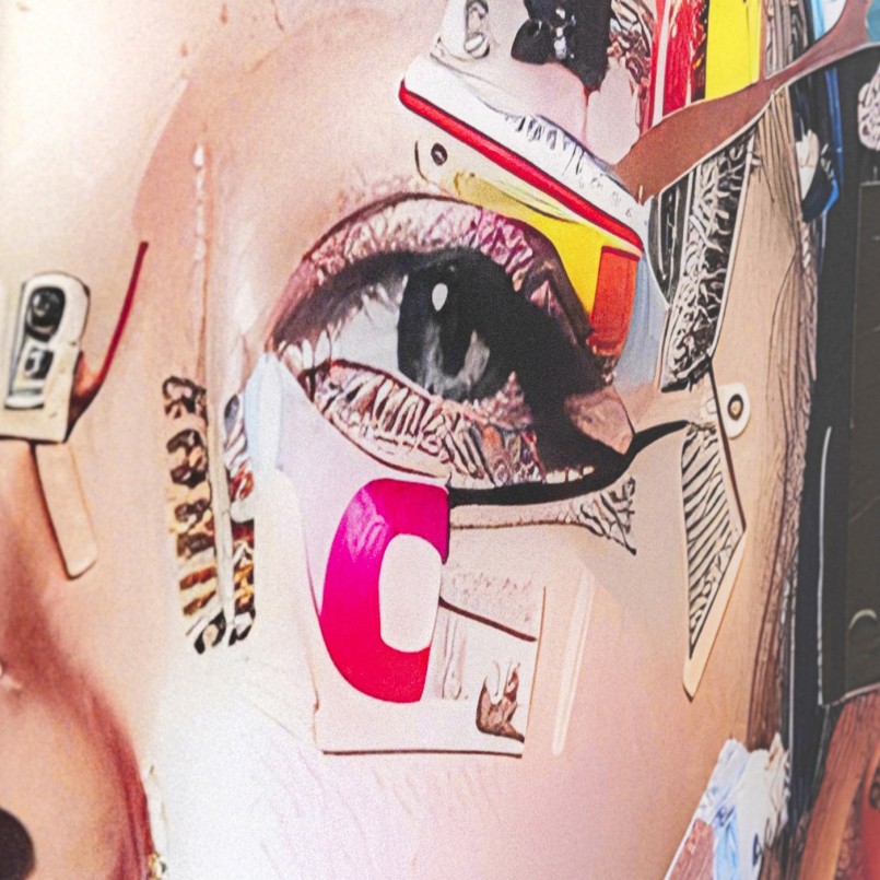 Glass Artwork of an Artist Woman in Profile - Kare Design