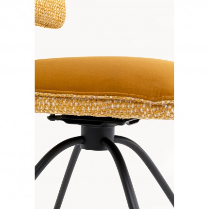 Chaise pivotante Helli ocre Kare Design