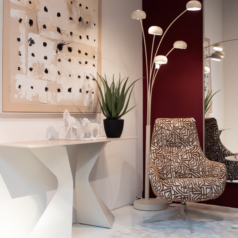 Fauteuil pivotant beige et marron - Mimi Maze - Kare Design