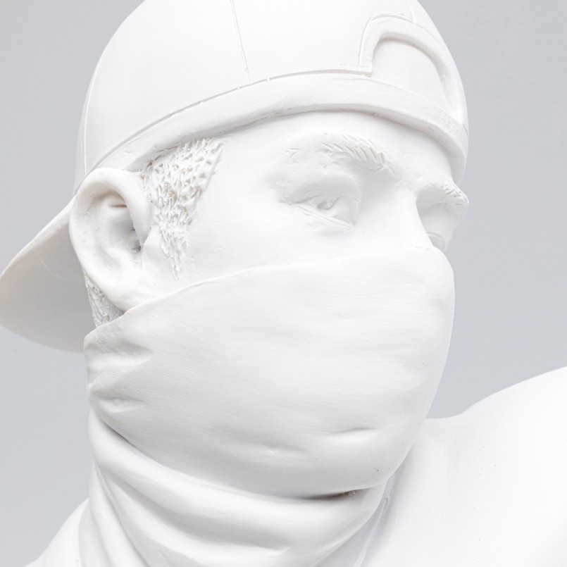 Déco homme blanc qui lance un bouquet de fleurs - Kare Design