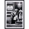 Tableau femme qui fait du shopping - Kare Design