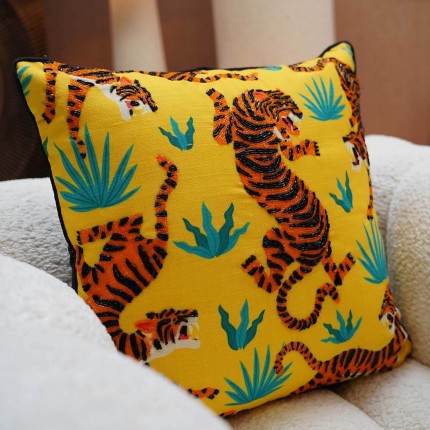 Coussin jaune tigres Kare Design