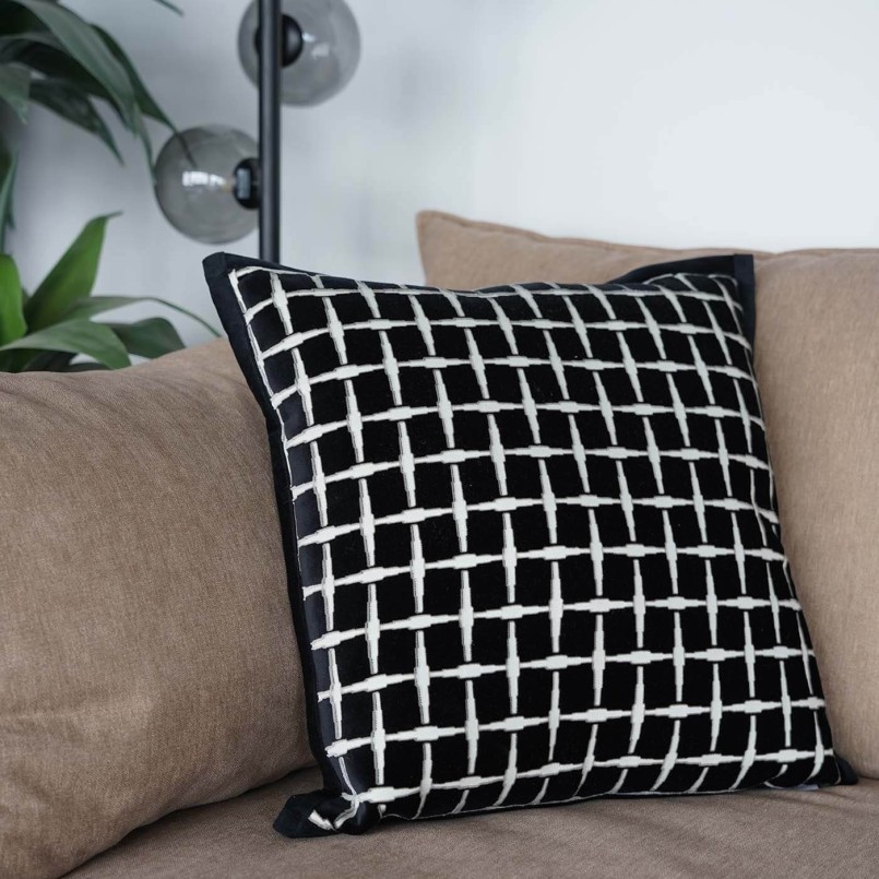 Cushion Melody black and white Kare Design