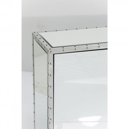 Buffet Rivet Kare Design