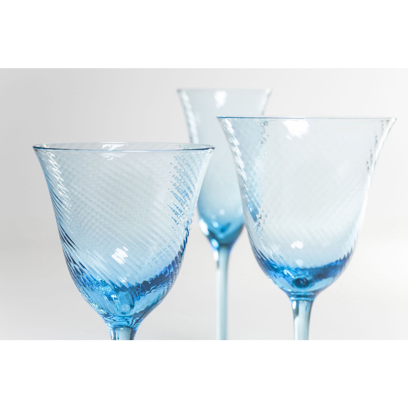 Verres à vin blanc Capri bleu clair set de 6 Kare Design