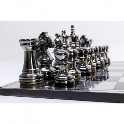 Chess game black vs gold Kare Design