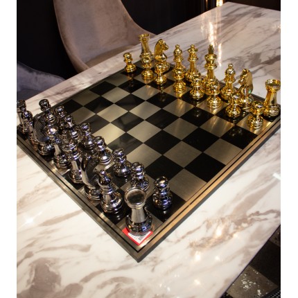 Chess game black vs gold Kare Design