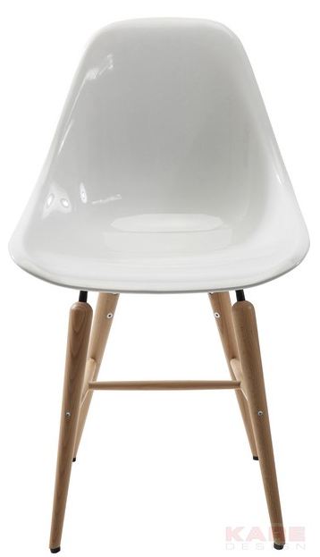 Chaise blanche design avec pieds en bois